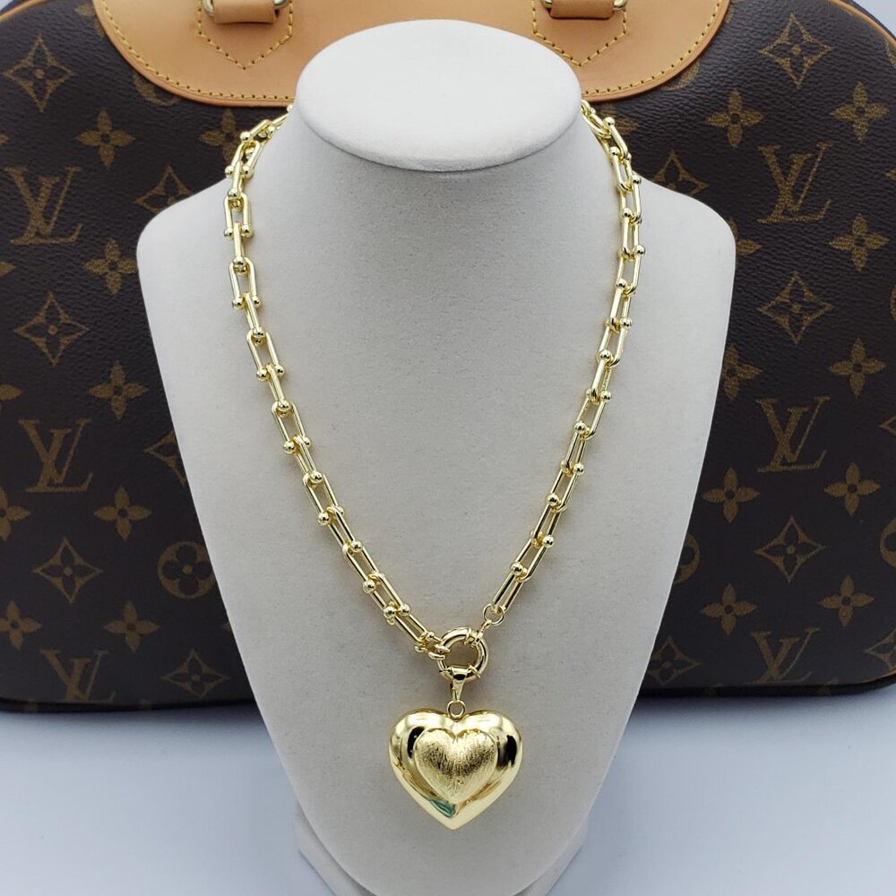 18k Gold Plated Heart Pendant Horse Shoe Necklace - Picture 9 of 10